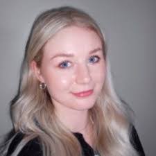 Emily Ralph's Instagram, Twitter & Facebook