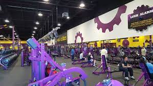 Detroits First Planet Fitness Open For Business At 8 Mile Woodward Cbs Detroit