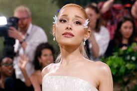 Ariana Grande Breaks Down in Tears Over Penn Badgley Podcast Question -  Newsweek