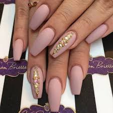 Etil metacrilato de polvo constructor uñas arte suministros de herramienta de la manicura 1kg ema rosa blanco claro opción de 3 colores de alibaba.com ofrece los productos 121550 acrilico rosado. 10 Ideas De Unas Rosa Con Dorado Manicura De Unas Unas De Gel Elegantes Unas De Gel Bonitas