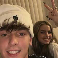 Hillary Leon (hillary5873)