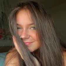 Olivia Terry's Instagram, Twitter & Facebook