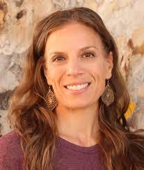 Elizabeth Huling's Instagram, Twitter & Facebook