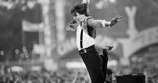 Pour album de jacques higelin, voir tombé du ciel. Jacques Higelin Est Mort A L Age De 77 Ans