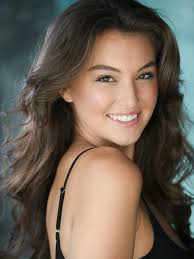 headshots by @karinesimonphotography 🩵 obsessed.. no filter.. no editing..  just me :)