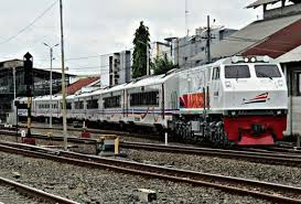 Stasiun ini membentang dari arah utara ke selatan. Jadwal Kereta Api Kaligung Terbaru Harga Tiket Rute Stasiun Semarang Tegal Lumayan Ini Buat Anda Sobat Marchelloka Com