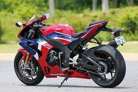 全方位チェック ホンダ cbr1000rr r fireblade sp スタイリング解説 人気カラーアンケートも実施中 webオートバイ ホンダ cbr1000rr スポーツバイク バイク
