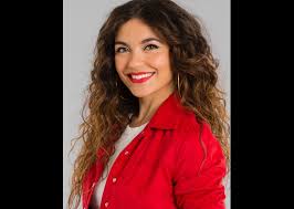 She is a female celebrity. Sara Barradas Em Lingerie Na Cama Tv 7 Dias