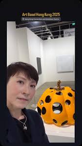 有好幾年沒有到Art Basel了! 隨身盡可能帶小包包，否則要check-in比較麻煩😅！, Haven’t been to Art Basel  for a few years. Bring only a small bag, or else you will have to check it  in.😅, #artbaselhongkong #artbasel #art #藝術