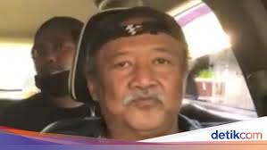 Ajukan berkas nikah ternyata inilah agama asli rina nose. Terpopuler Sepekan Jateng Kakek Sugiono Indonesia Meninggal Dunia