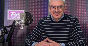 Marek wojciech niedźwiecki is a polish music journalist and radio anchor. Wielka Afera O Piosenke Kazika Na Liscie Przebojow Trojki M Niedzwiecki Odchodzi Z Radia Blog Salon24 News