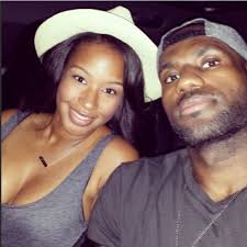 Ezra is a former miss idaho who is currently married to denver broncos tight end nick vannett. Savannah Brinson And Her Soon To Be Husband Lebron James Lebron James And Wife Lebron James Savannah Chat