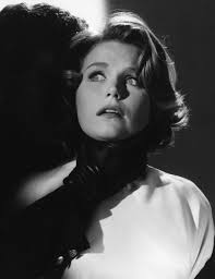 Lee Remick and Ross Martin in Blake Edwards's *Experiment in Terror* (1962)