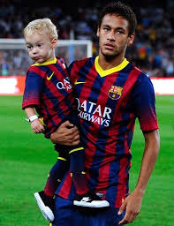Footballeur professionnel, il remporte plusieurs championnats nationaux avec son équipe de santos. Neymar Jr Family Tree Father Mother And Son Name Pictures