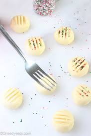 Add in the vanilla extract if using and beat for another minute. Whipped Shortbread Cookies Christmas Cookies Greedy Eats