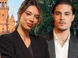 Las significativas imágenes de Alejandra Rubio y Carlo Costanzia durante su escapada a Sevilla