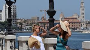The overnight low will be 71 °f (21.7 °c). Meteo Weekend Rovente In Puglia Previste Punte Di 38 Gradi Dal Gargano Al Salento La Repubblica
