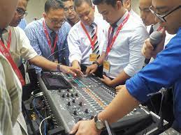 Asal usul ujian psikometrik juruaudio visual gred n19. Juruaudio Visual N19 Calliepift