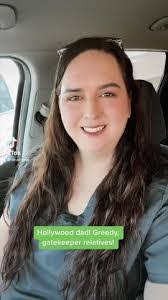 Aimee Harmon's Instagram, Twitter & Facebook