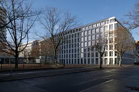 Get in touch 123 w huron st. Art Invest Real Estate Deutsche Bank Campus Neubau