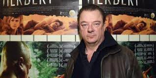 Gilbert (gilli) rödiger und sven wittek von elsterglanz feierten ihren neuen film in eisleben. Der Schlussel Zur Weibersauna Elsterglanz Feiern Premiere Ihres Neuen Films In Eisleben Lvz Leipziger Volkszeitung