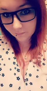 Who can do contouring makeup for a wedding