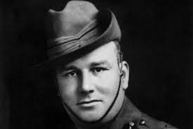 Major General Harold Elliott ands his Mansfield soldiers