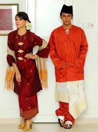Seterusnya, baju kebaya kemudiannya dijadikan pakaian rasmi pada zaman penjajahan belanda. Topit Album De Absolvire Alege Pakaian Tradisional Melayu Lama Euro Nunta Ro