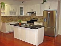 Pin By Valerie Guidry On Coastal Homes Maple Cabinets Ivory Kitchen Cabinets Kitchen