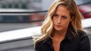 Arayan, soran, mesaj atan, dua eden herkese sevgiler notuyla paylaştı. Kanserle Mucadele Eden Unlu Oyuncu Canan Erguder 3 Kemoterapi Bitti Ben Iyiyim Son Dakika Magazin