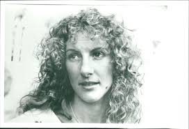 Julie Neubert as Wendy in the TV series "The Survivors"