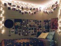 Tumblr Grunge Dorm Aesthetic On Instagram Tumblrroom Grungeroom Tumblr Grunge Bedroom Commencement By In 2020 Aesthetic Bedroom Grunge Bedroom Dorm Room Lights