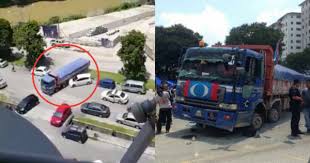 We would like to show you a description here but the site won't allow us. Video Lori Cabut Lari Dari Polis Dengan Selamba Rempuh 15 Kenderaan Di Subang Jaya