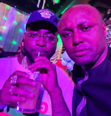 On sunday, some governors and ministers with other top political officials visited the palace of the emir of kano to formalise plans for the wedding. Davido Aide Isreal Dmw Defends Abba Kyari Gistlover