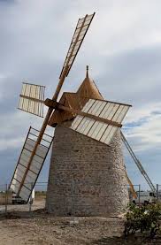 De L Audace Dans La Renaissance Du Moulin A Vent De La Torre Sur La Commune De Claira Federation Des Moulins De France
