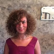 These hair styles are trendy among hairstyles for short to medium natural hair. 30 Short Haircuts For Curly Hair Which Look Good On Anyone