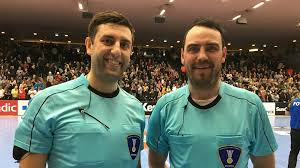 Ska lärare och elever vara vänner på Facebook?