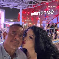 Who can help remove a beehive in Selma?