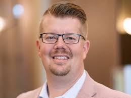 Andrew Brandsma's Instagram, Twitter & Facebook