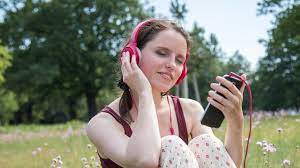 Bilder finden, die zum begriff musik hören passen. Musik Auf Dem Handy So Lasst Sich Der Smartphone Klang Verbessern