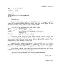 Surat lamaran kerja adalah sebuah surat yang berisi pengajuan diri untuk mengisi lowongan terkadang ada perusahaan yang meminta surat lamaran ditulis langsung oleh tangan adapula aryana bagus. Contoh Surat Lamaran Kerja Tulis Tangan Untuk Fresh Graduate Kumpulan Contoh Gambar