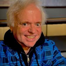 Doris, Dorothy Malone, Elizabeth Fraser, and Ethel Barrymore wish you a  good night! But first, a cuppa tea! Sweet dreams everybody! ✨