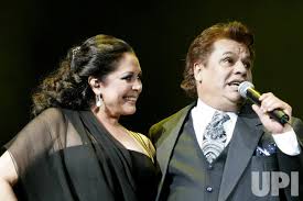 Photo: JUAN GABRIEL AND ISABEL PANTOJA PERFORMS IN CONCERT - MIA2006031114  - UPI.com