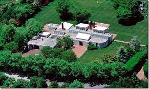 Davon zeugen unter anderem filme wie schindlers liste, jurassic park, der weiße hai, e.t. Steven Spielberg Villen Haus David Und Victoria Beckham