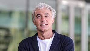 Emilio giletti aveva 90 anni ed era emilio giletti lascia tre figli e la moglie giuliana. Giletti Contro I Virologi Burioni E Pregliasco La Polemica Virgilionotizie