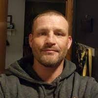 Derek Hawk's Instagram, Twitter & Facebook