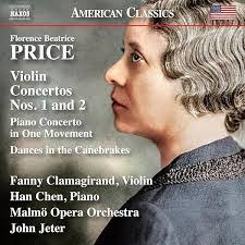 Elizabeth Bergmann's Instagram, Twitter & Facebook