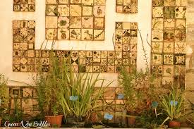 Le jardin médiéval de la commanderie de coulommiers le jardin médiéval est un jardin clos, de forme carrée ou rectangulaire, qui s'inspire des jardins des cloîtres et est divisé en espaces réguliers. Green Zen Bubbles Le Jardin Medieval D Uzes