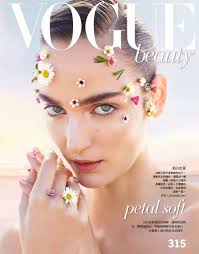 Zuzanna Bijoch Models Spring Beauty Trends For Vogue Taiwan Vogue Beauty Vogue Photography Beauty Editorial