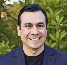 Raoul White's Instagram, Twitter & Facebook